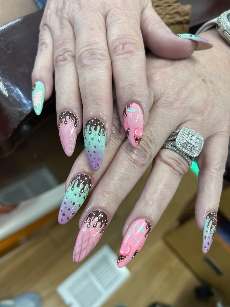 LN Nails nail photo 1